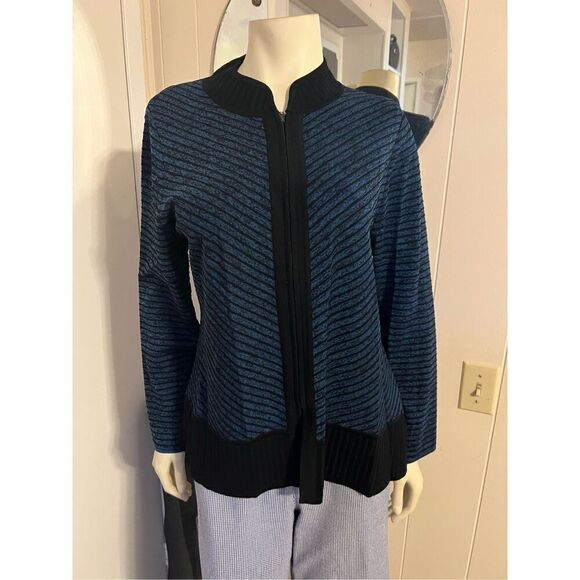 Exclusively Misook Petite black & blue striped acrylic knit zip front cardigan G - Picture 2 of 8